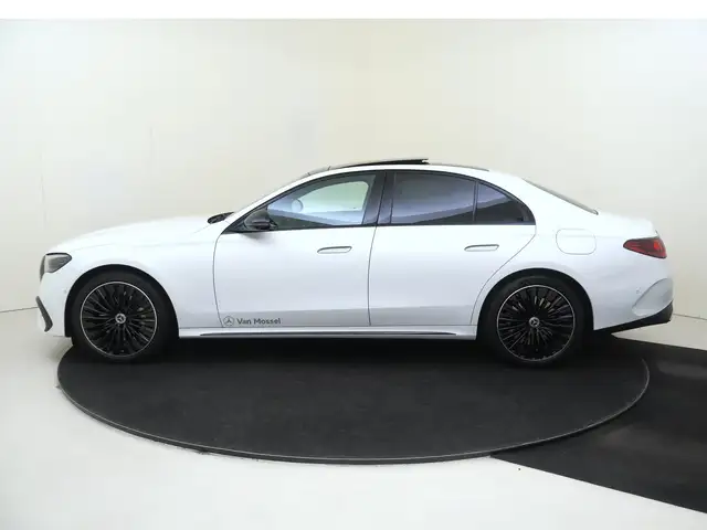 Mercedes-Benz E-Class view 8