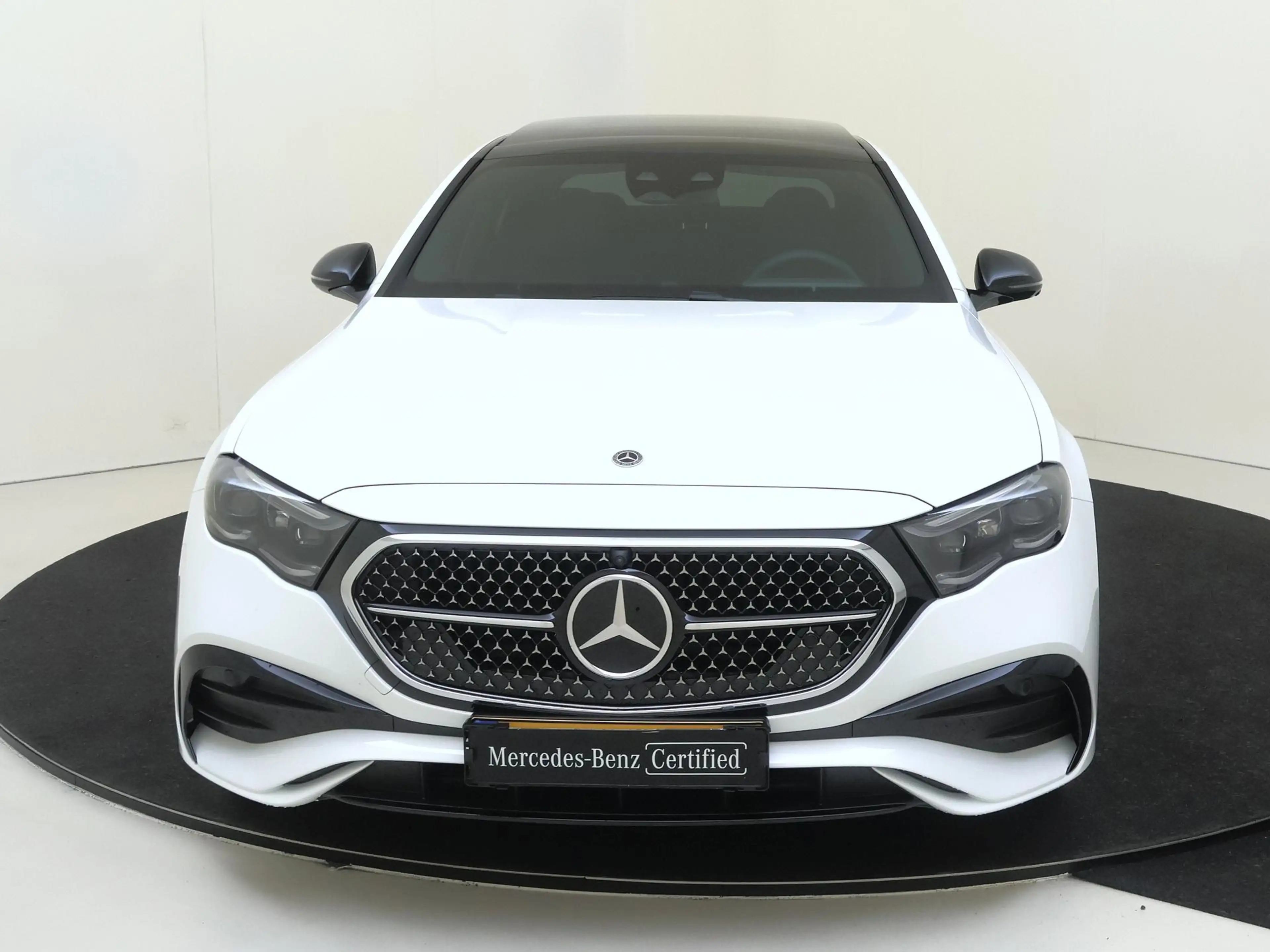 Mercedes-Benz E 400 e 4MATIC AMG Line / Premium/ Panoramadak/ AIRMATIC — photo 6