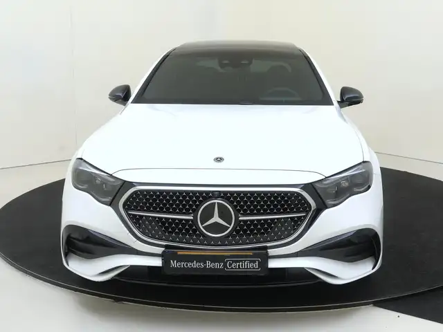 Mercedes-Benz E-Class view 6