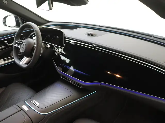 Mercedes-Benz E-Class view 5