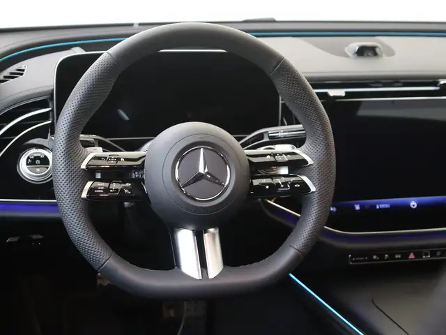 Mercedes-Benz E-Class view 10