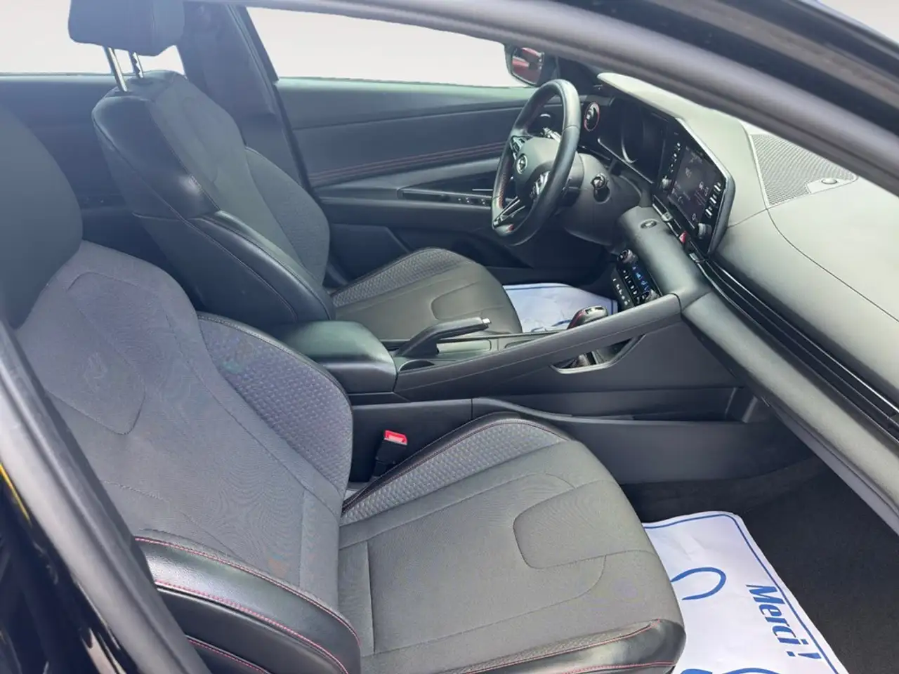 Hyundai ELANTRA снимка Hyundai ELANTRA