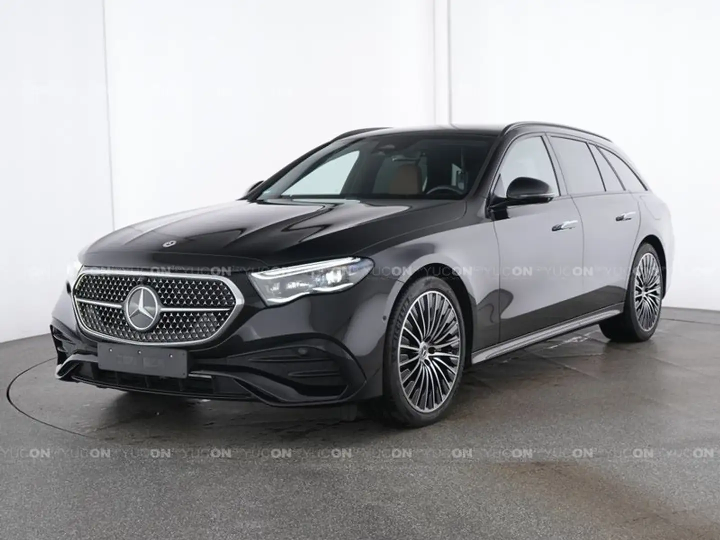 Mercedes-Benz E 300 de T AMG LINE DISTRONIC PAN SD Grau - 2