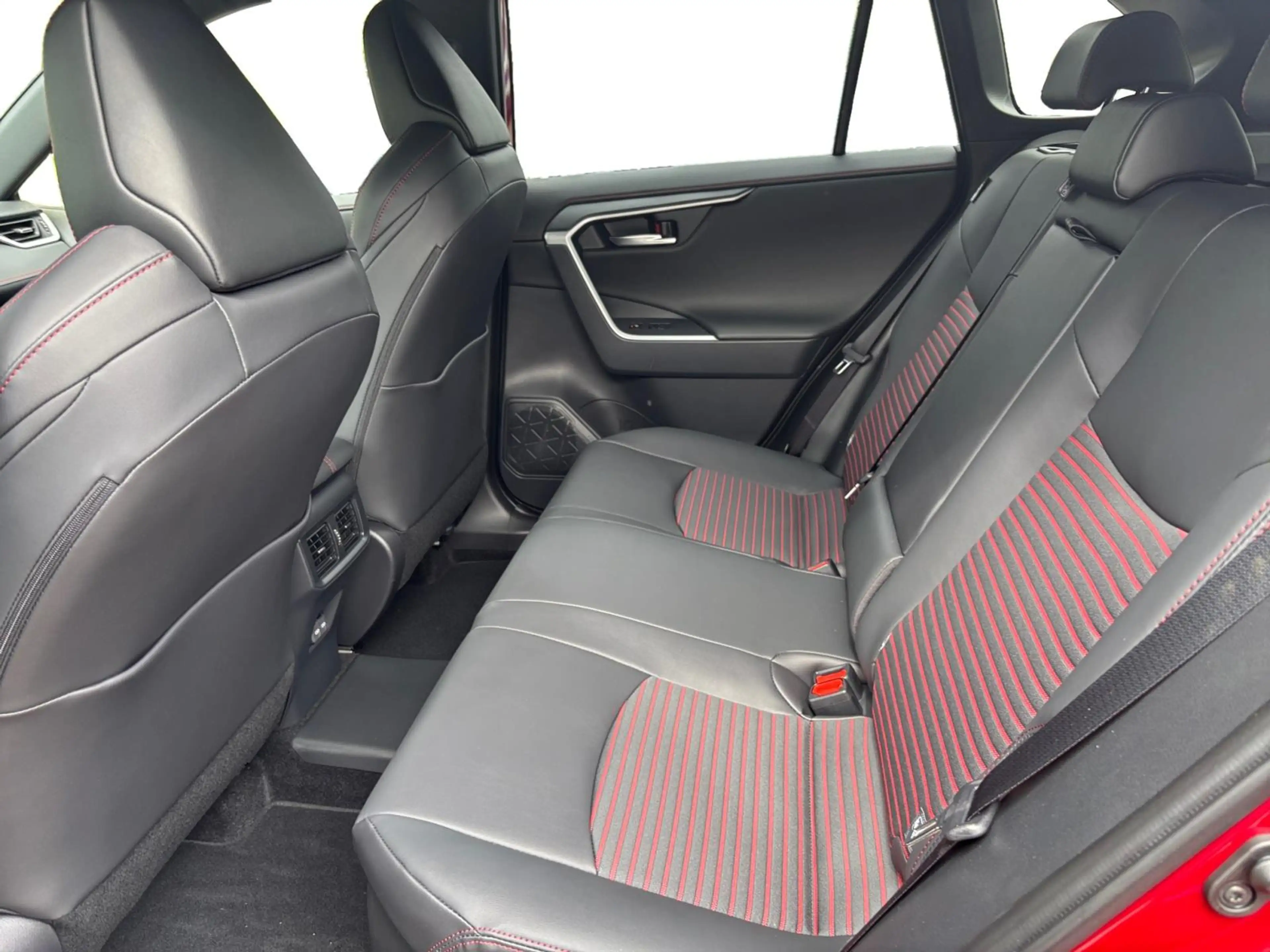 Suzuki Across Plug-in Hybrid Comfort+ 4x4 Automatik — photo 14