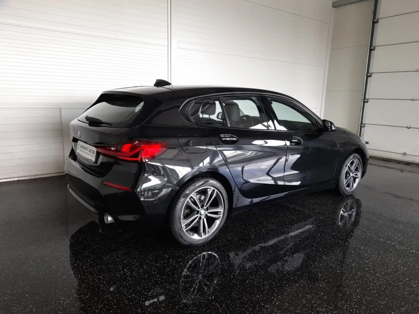 BMW 118 d SPORT LINE Aut. *ADAPT LED / NAVI / ACC / KAMERA / TEILLEDER / DRIVING - & PARKINGASS. / 2-ZONEN-KLIMA / SOUND SYSTEM* Schwarz - 2