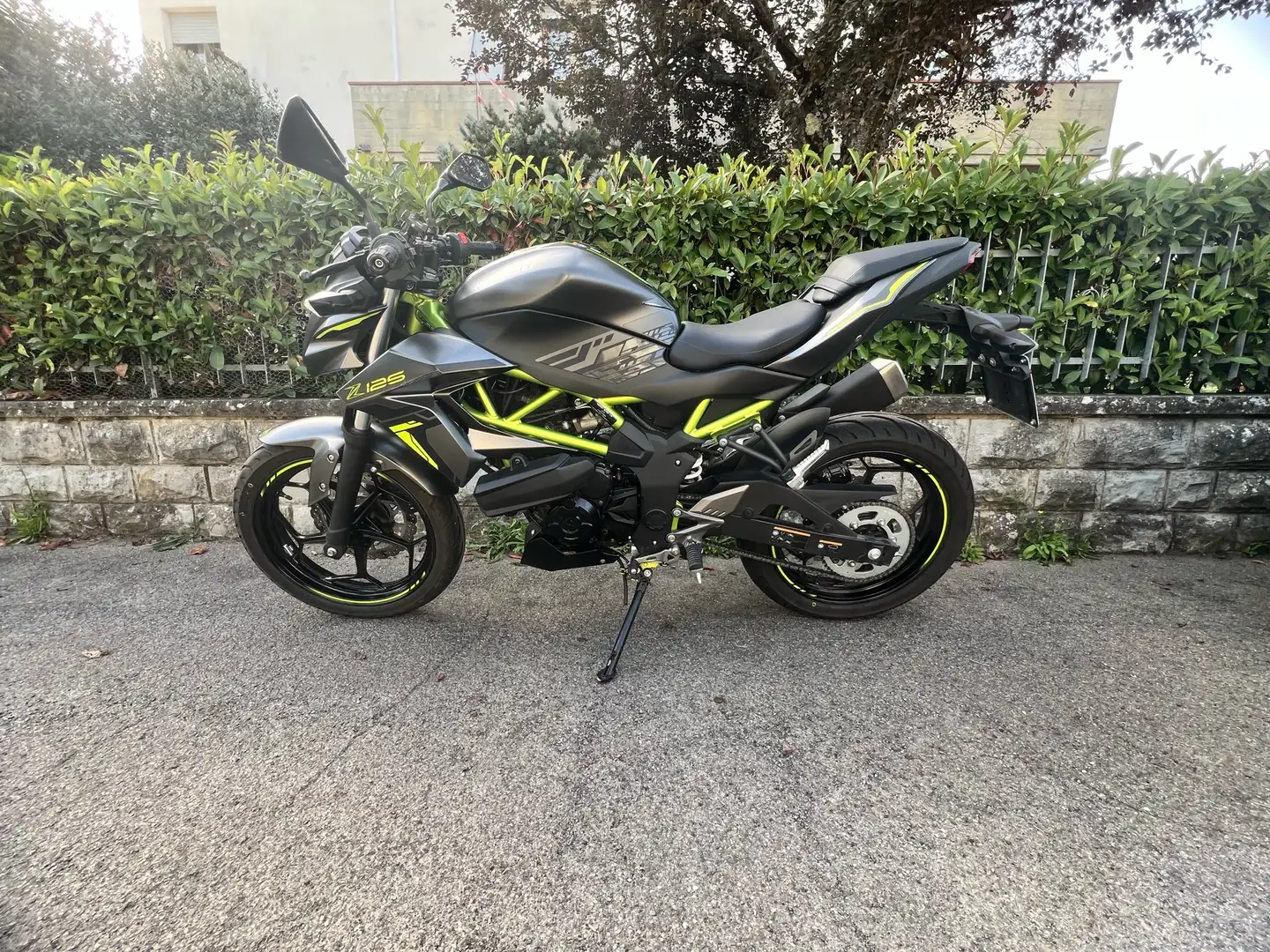 Kawasaki Z 125 protezione serbatoio,supporto telefono - 1