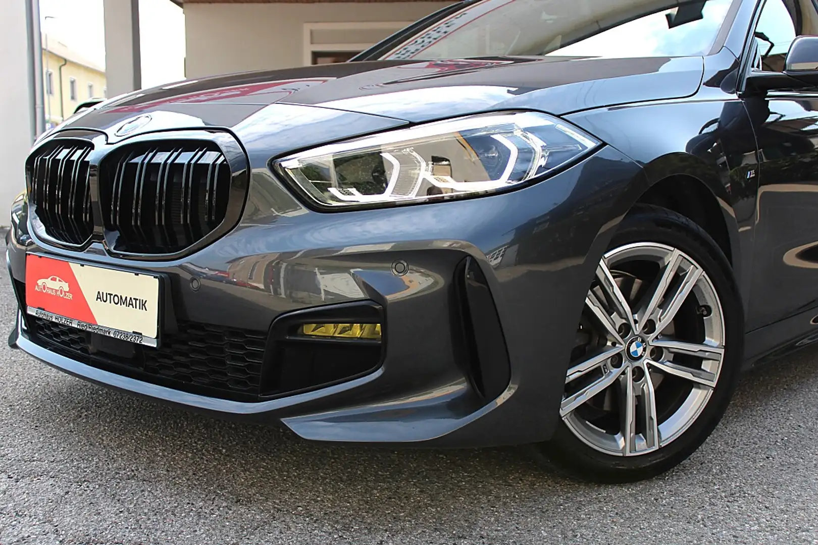 BMW 118 i Aut. M Sport *LED, HUD, ACC, HiFi-Sound* Grau - 2