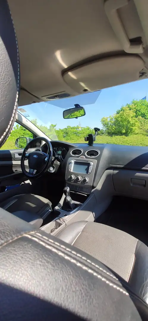Ford Focus Focus Turnier 1.6 Ti-VCT Black Magic Schwarz - 2