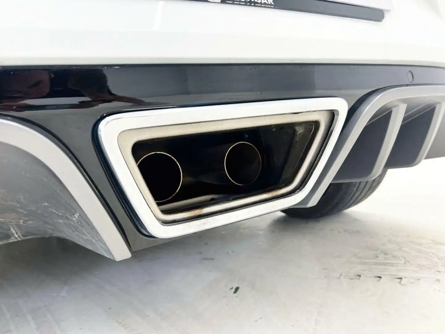 Renault Megane RS TROPHY 300CV Weiß - 2