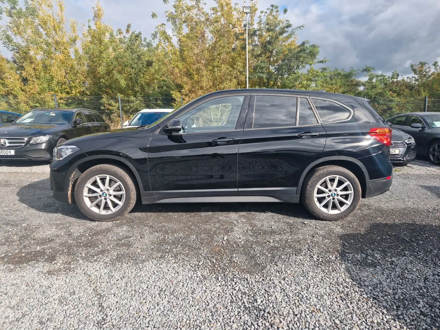 BMW X1 xDrive 20d AT Advantage NAVI PANO HUD Noir - 2