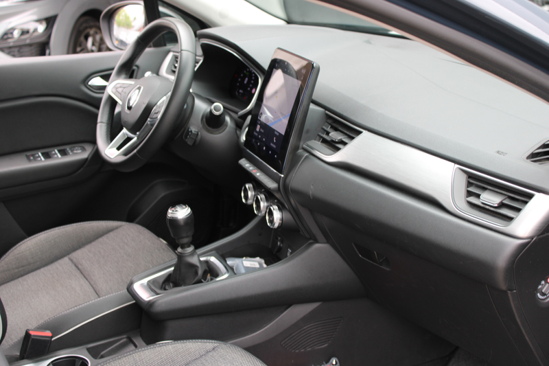Renault Captur 1.3 TCe 140 Intens ECC PANO — photo 28
