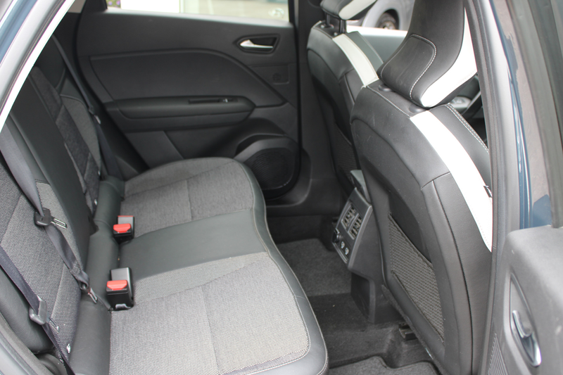 Renault Captur 1.3 TCe 140 Intens ECC PANO — photo 30