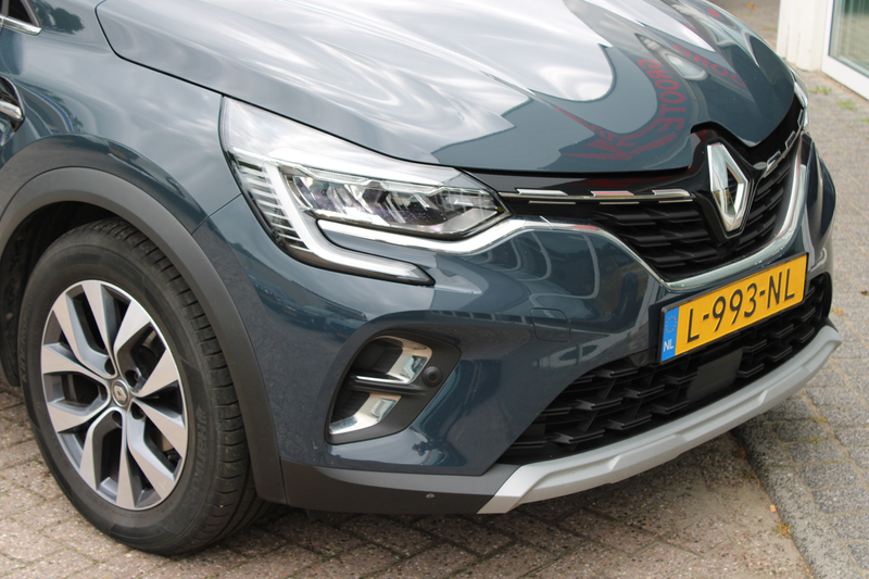 Renault Captur 1.3 TCe 140 Intens ECC PANO — photo 34