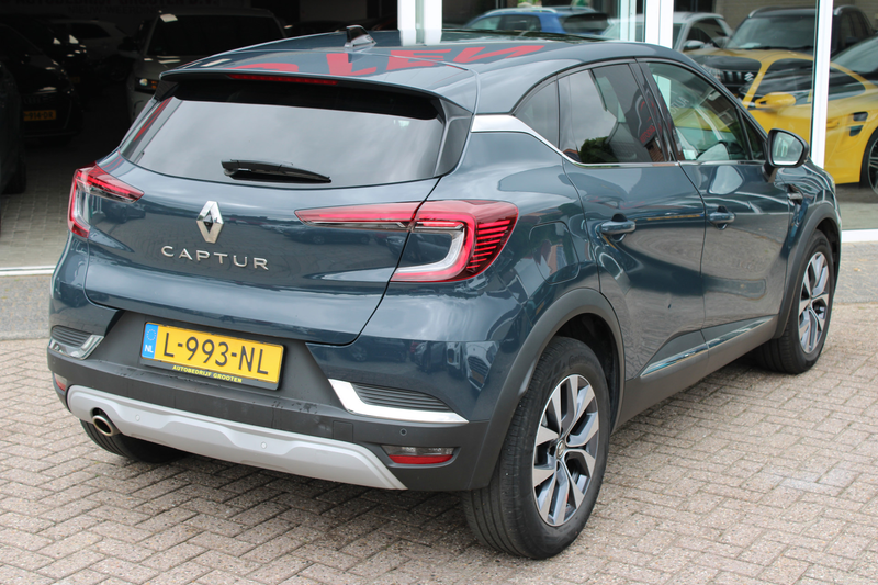 Renault Captur 1.3 TCe 140 Intens ECC PANO — photo 3
