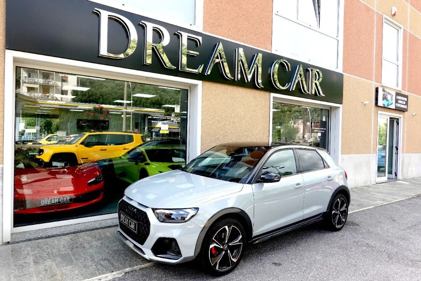 Audi A1 Citycarver 30 TFSI S-tronic S-line Grijs - 1