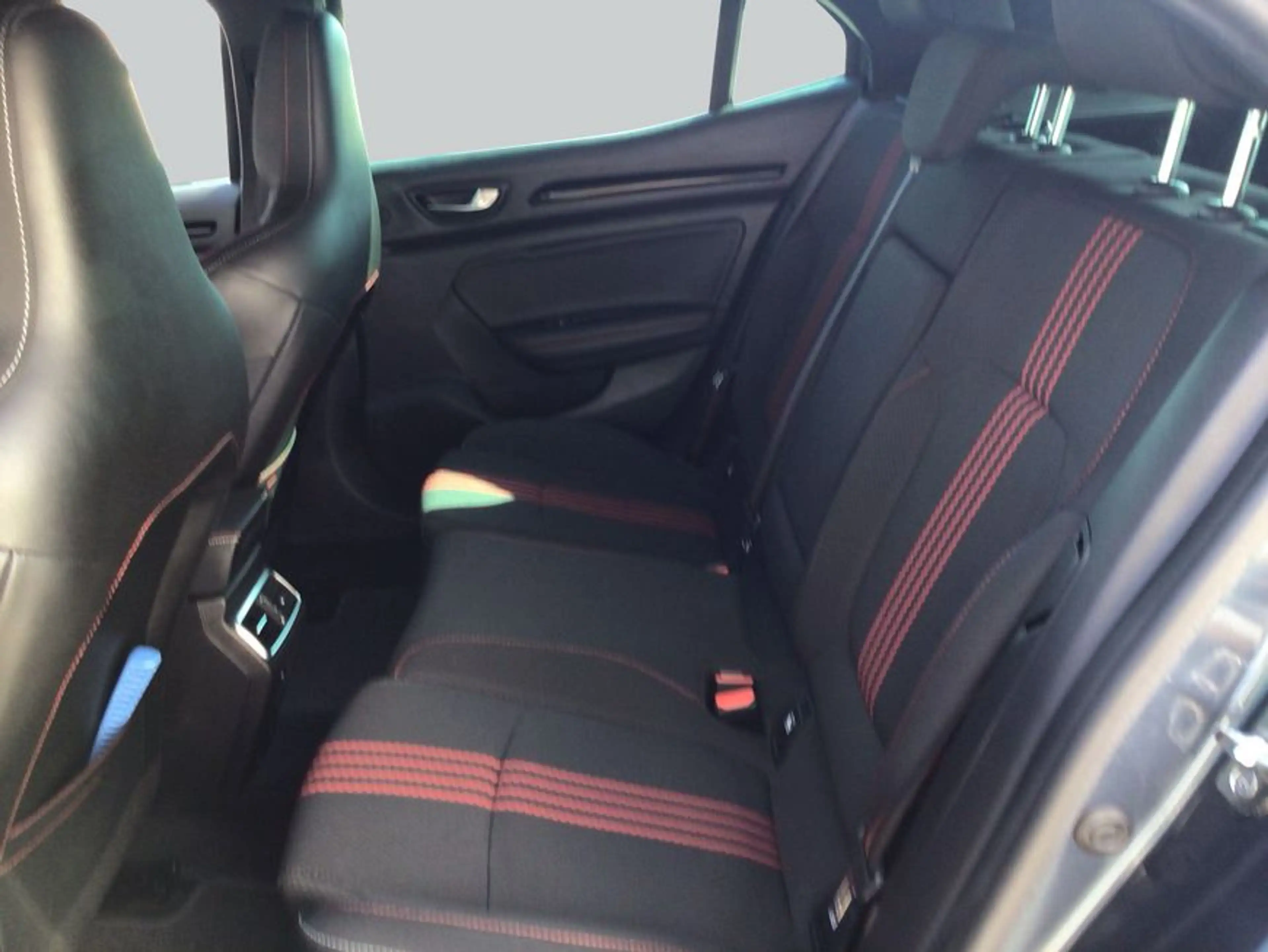 Renault Megane TCe 140 GPF R.S. LINE — photo 11