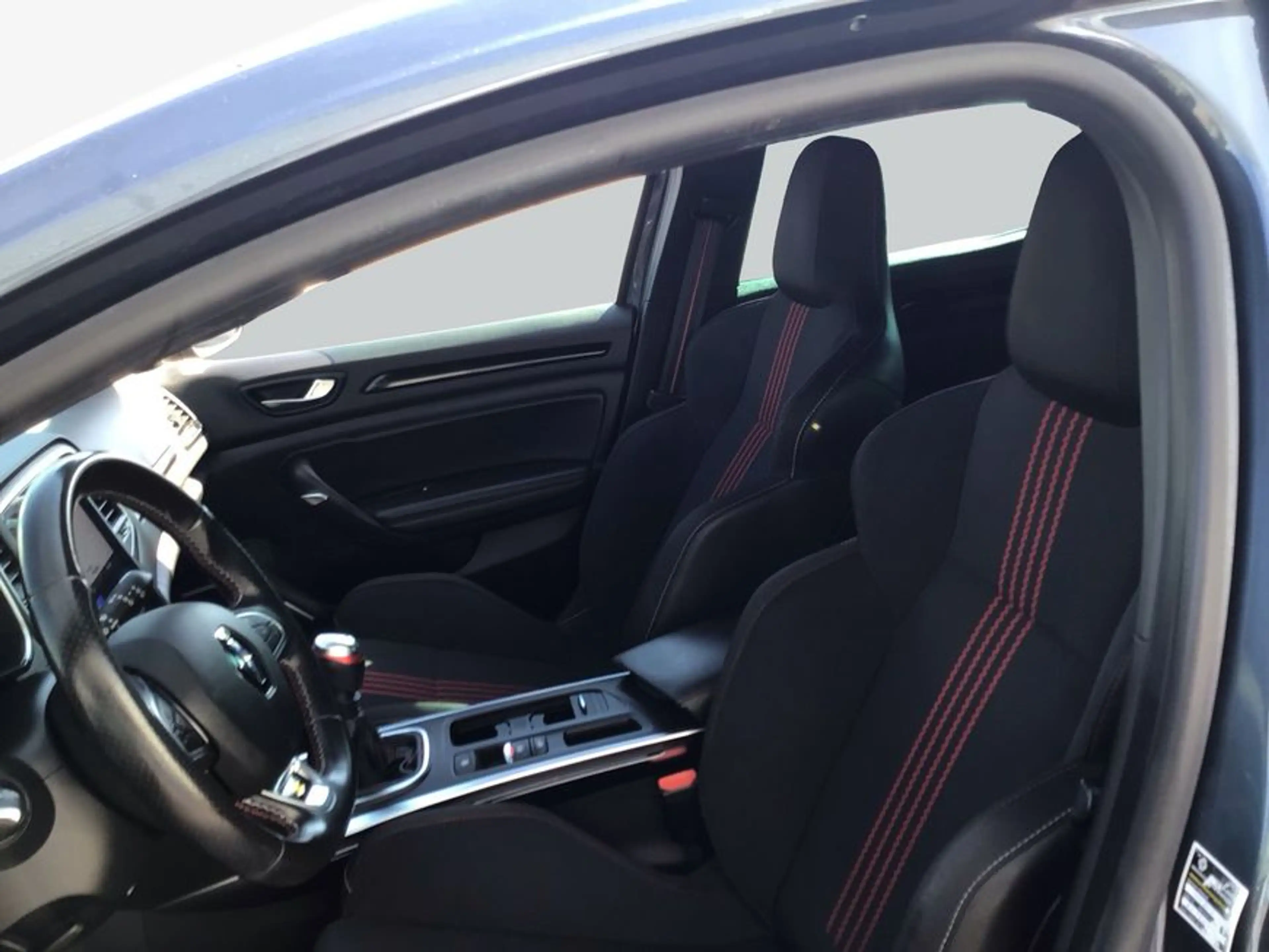 Renault Megane TCe 140 GPF R.S. LINE — photo 10