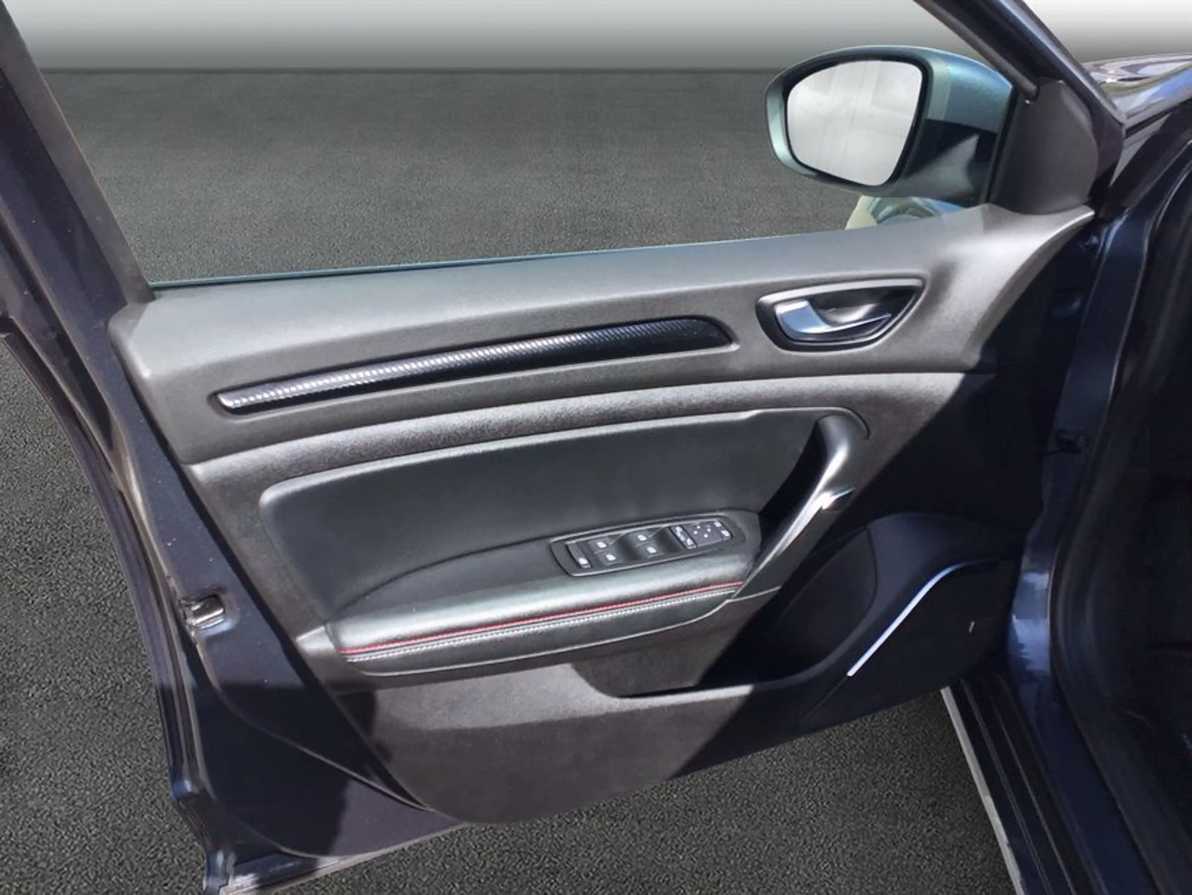 Renault Megane TCe 140 GPF R.S. LINE — photo 19
