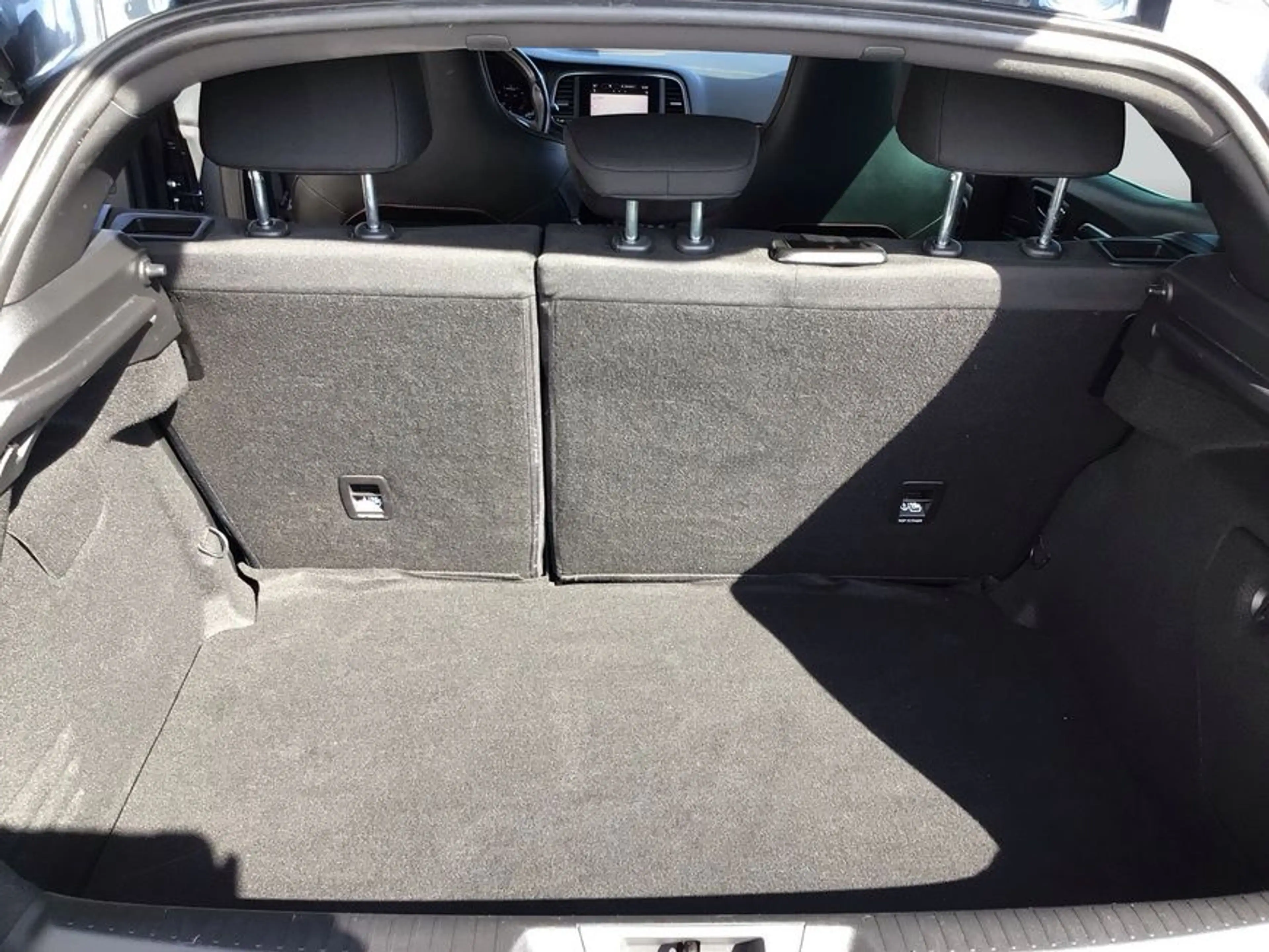 Renault Megane TCe 140 GPF R.S. LINE — photo 8