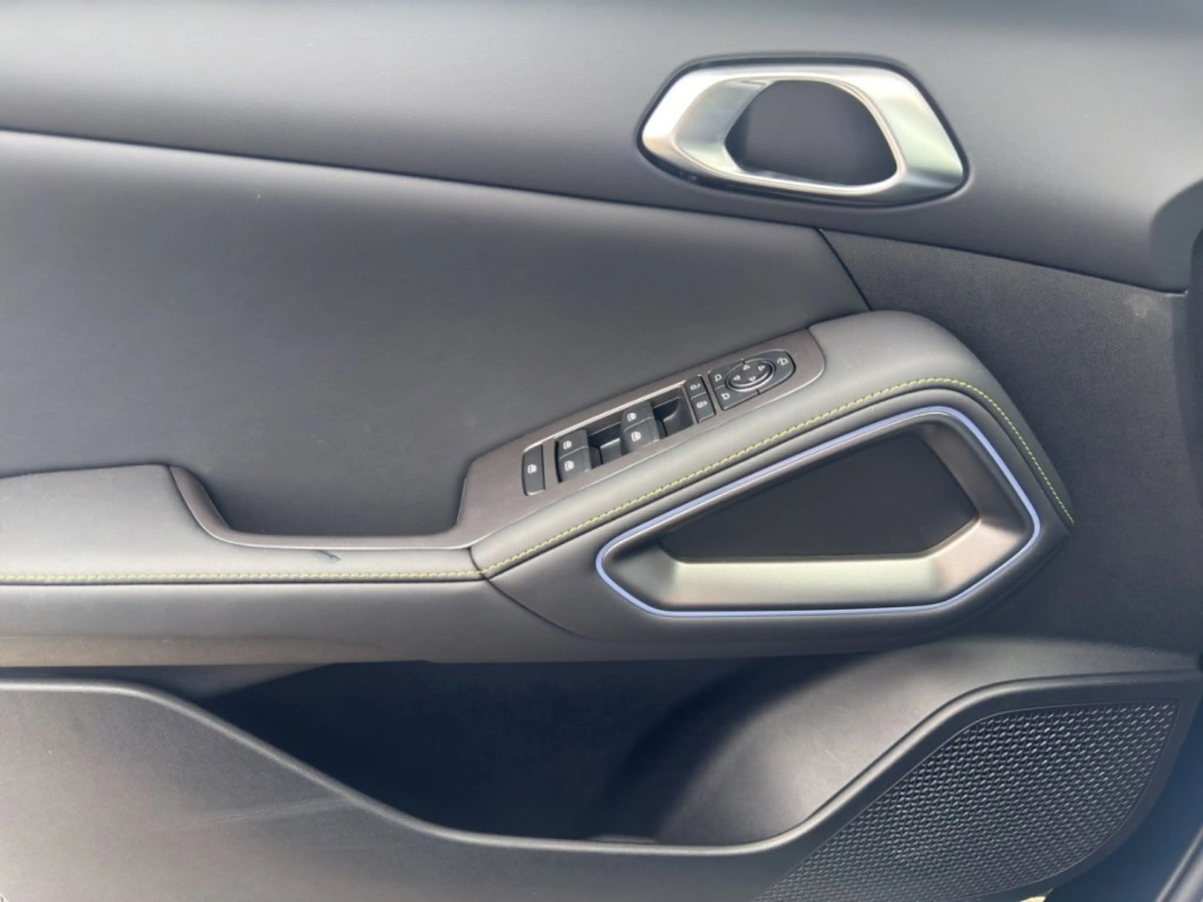 BYD Atto 2 DM-i Boost — photo 14