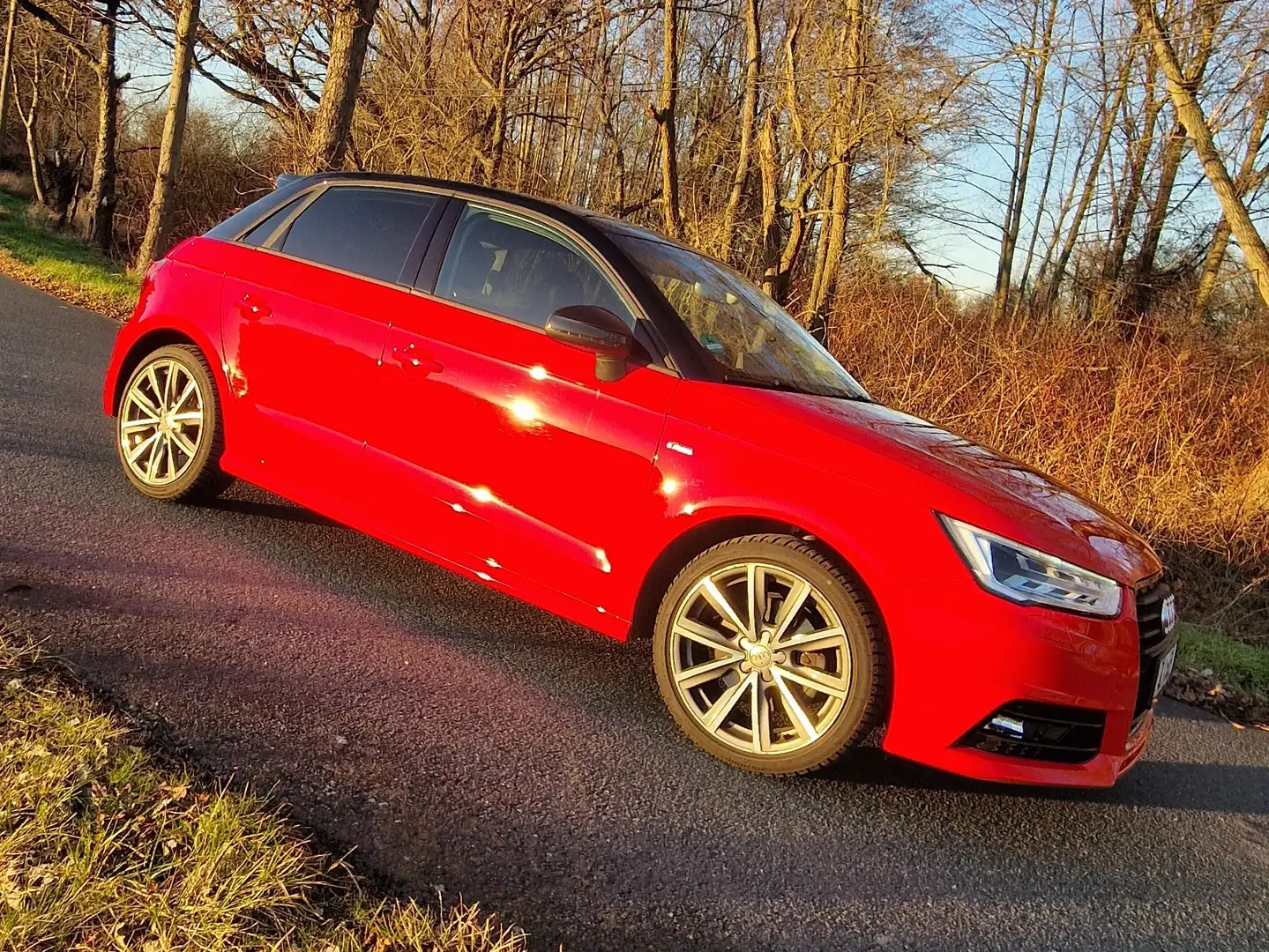 Audi A1 A1 Sportback 1.4 TFSI Sportback Rot - 1