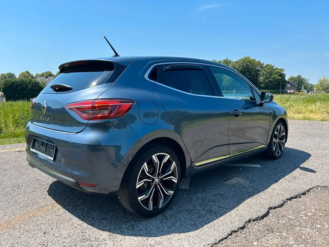 Renault Clio Citadine 3 portes — photo 3