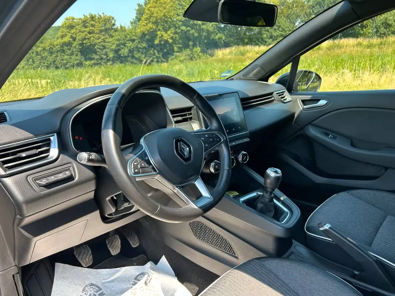 Renault Clio Citadine 3 portes — photo 6