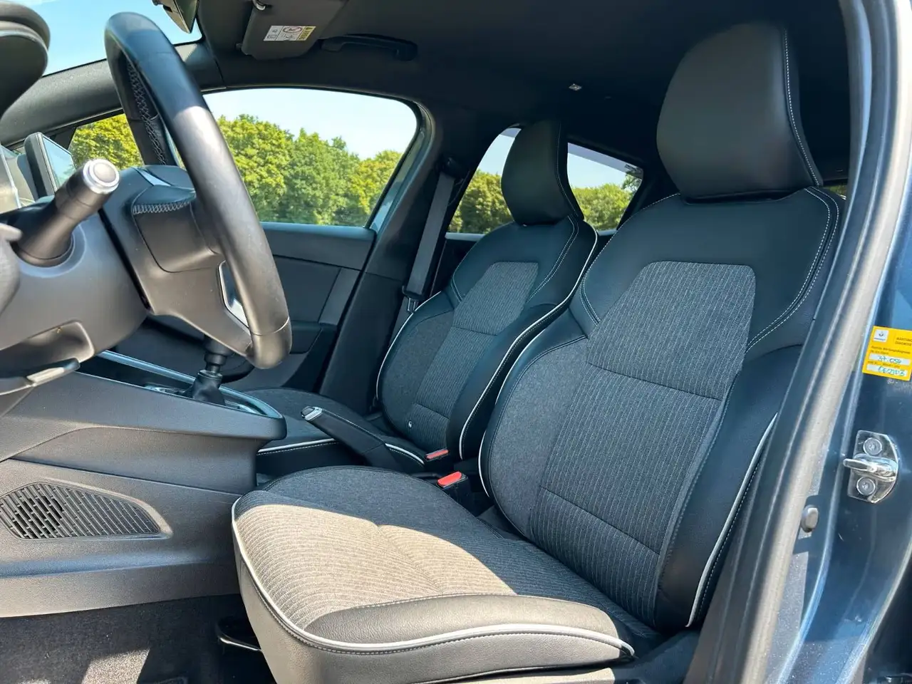 Renault Clio Citadine 3 portes — photo 7