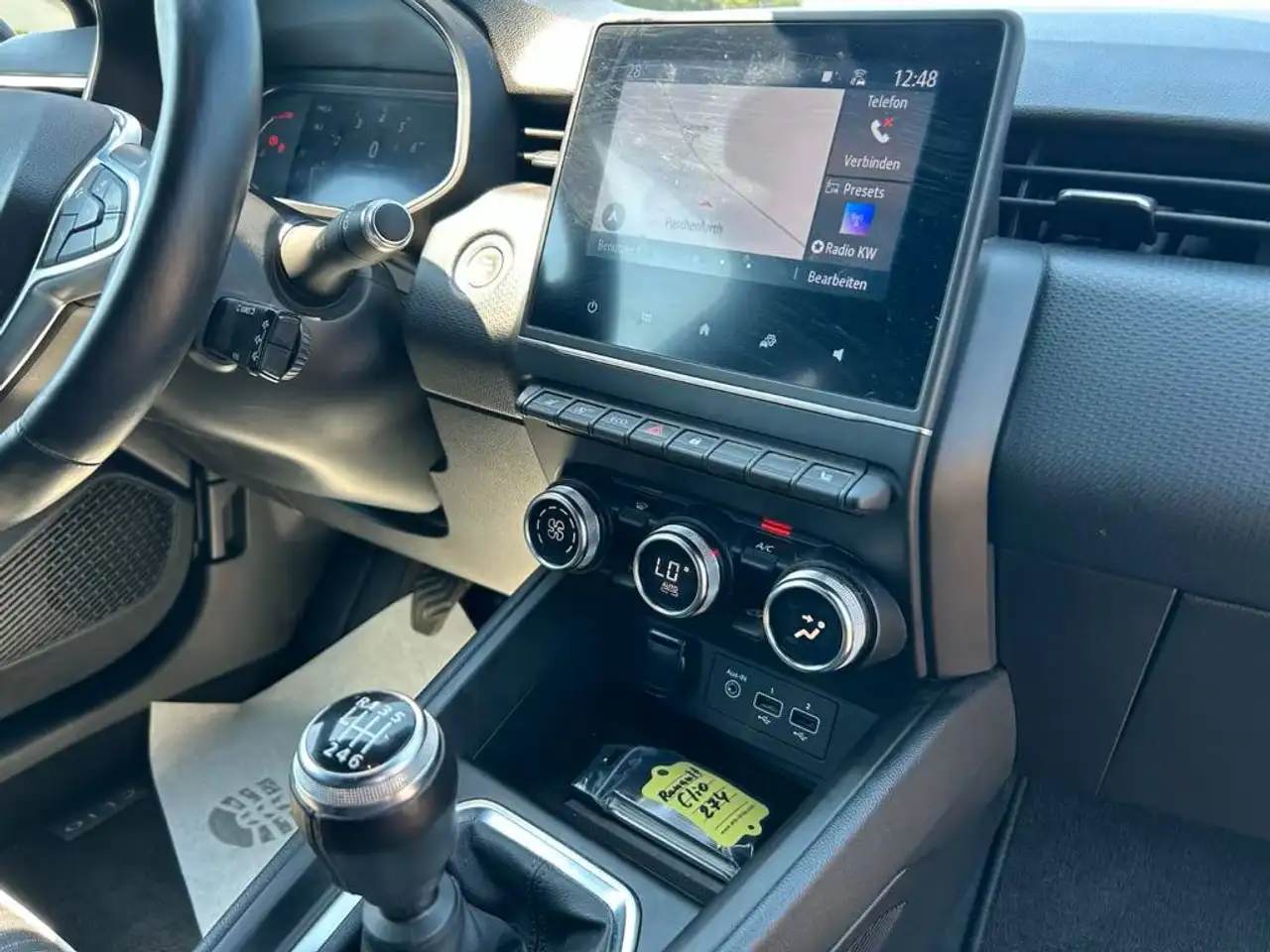 Renault Clio Citadine 3 portes — photo 16