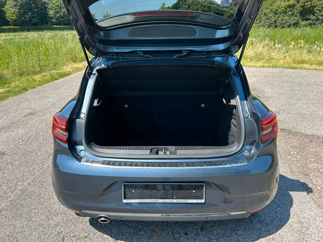 Renault Clio Citadine 3 portes — photo 10
