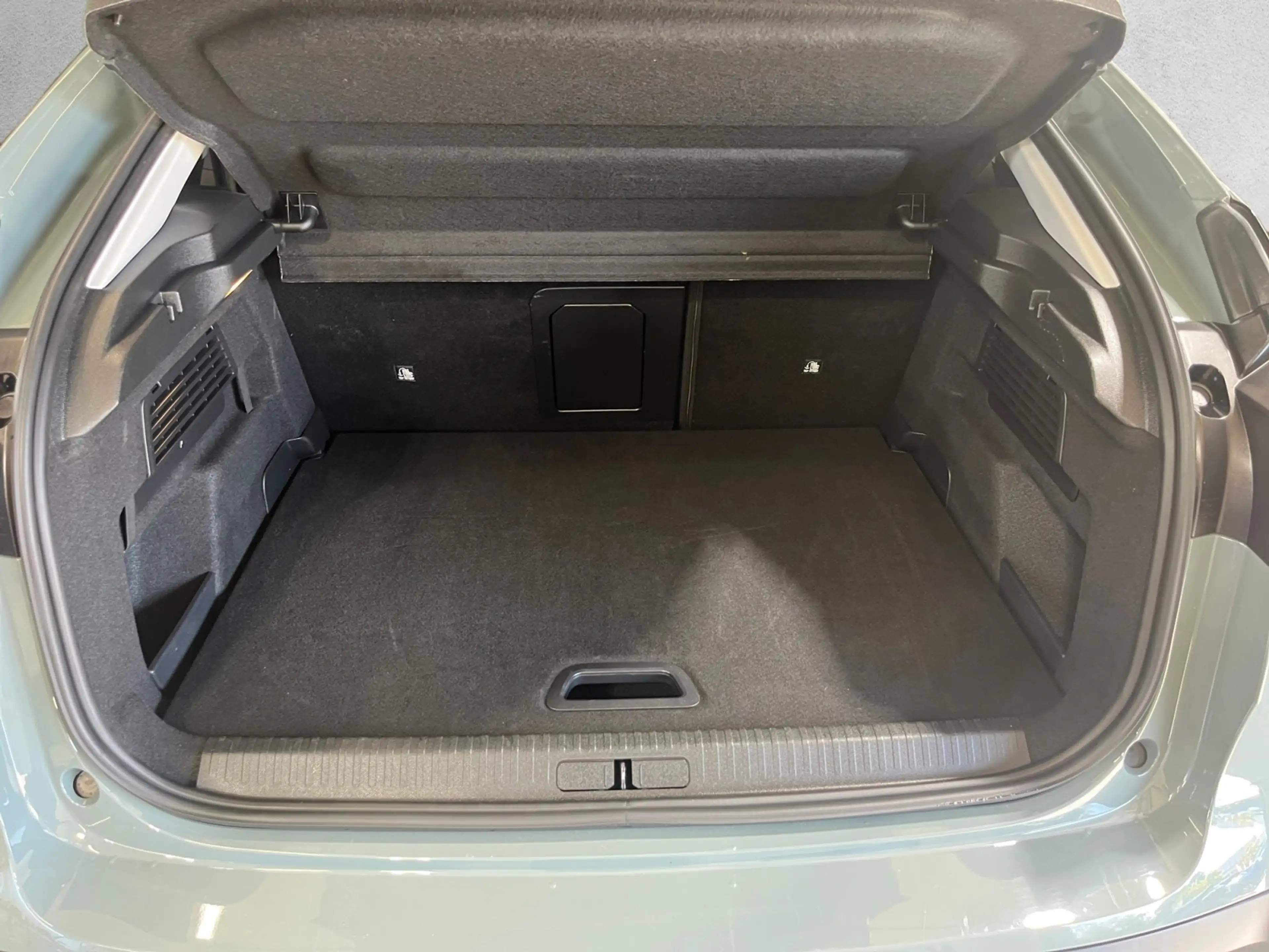 Citroen C4 1.2 PureTech 130 Max ACC LED Navi SHZ 2xKlima — photo 14