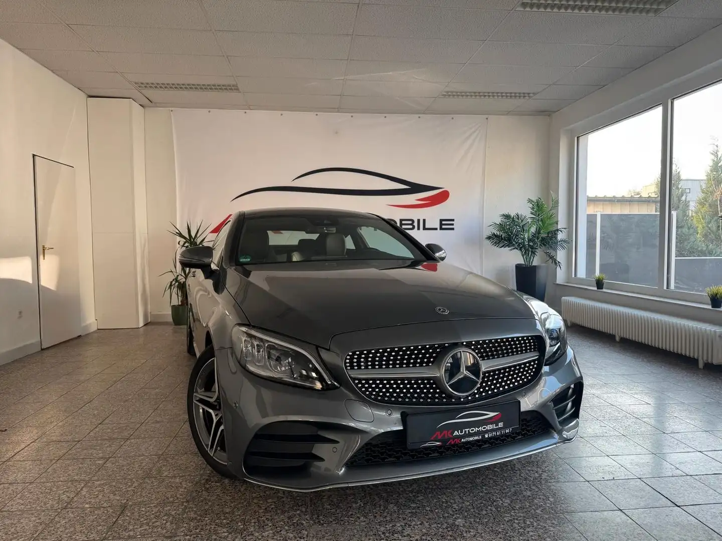 Mercedes-Benz C 200 Coupé AMG Multibeam Widescreen Ambiente EQ Grau - 1