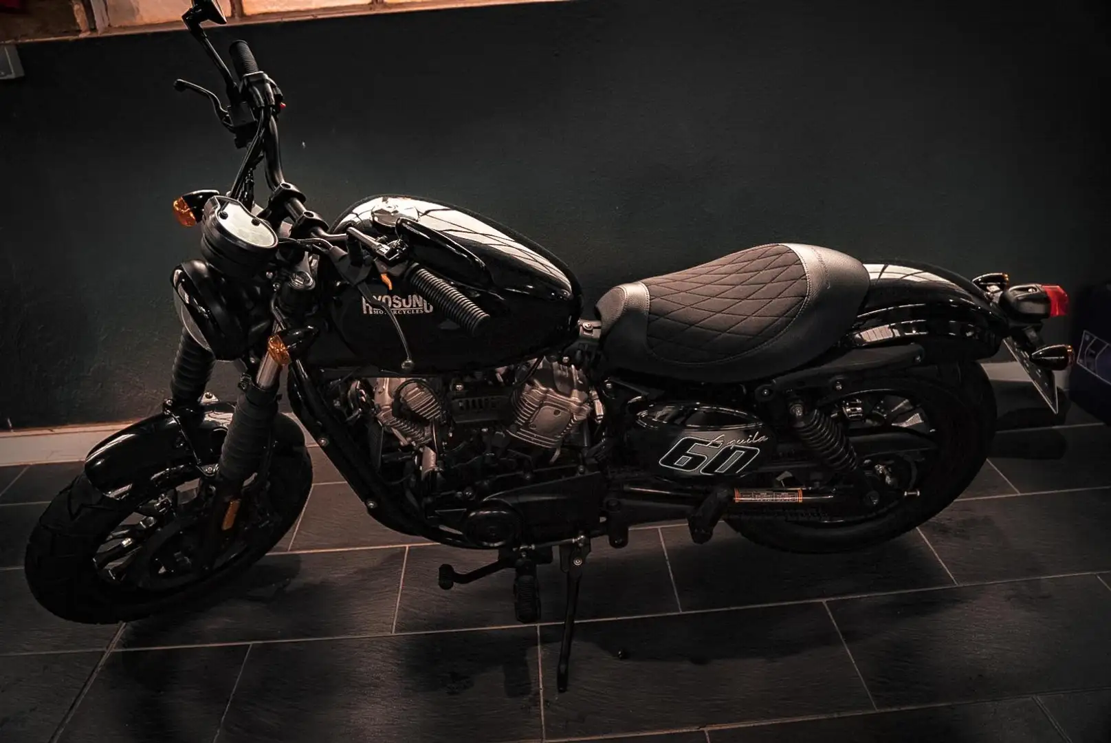 Hyosung Aquila 125 GV 125S Aquila Negro - 2