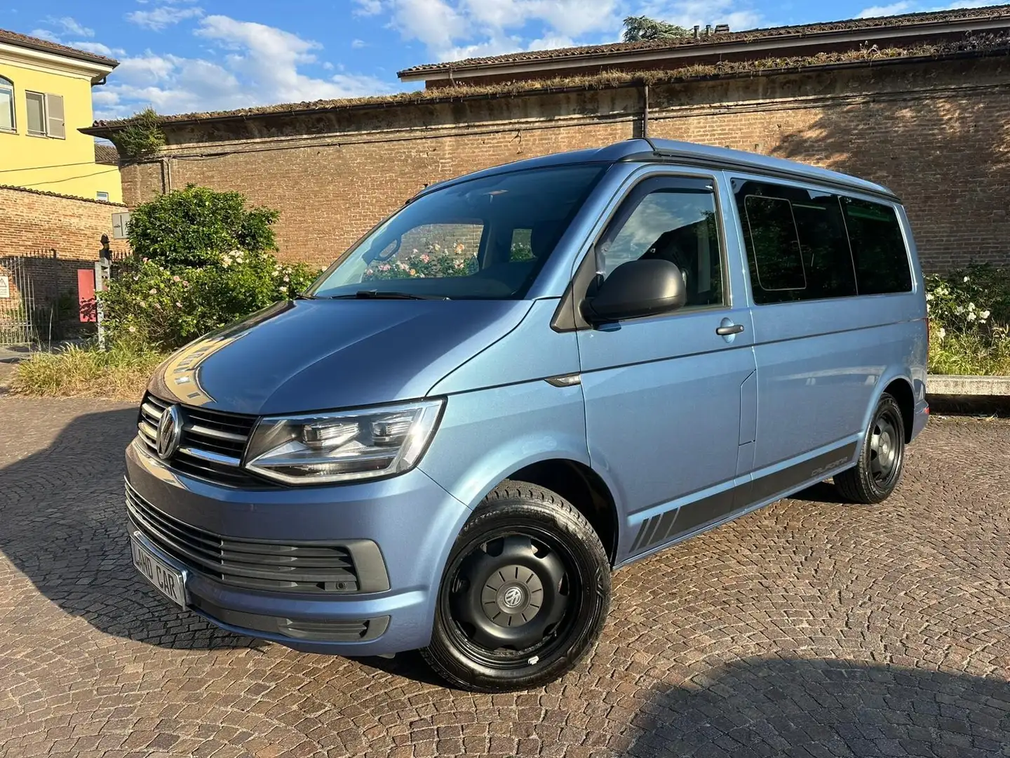 Volkswagen T6 California Beach 2.0 TDI 204CV DSG 4Motion Modrá - 1