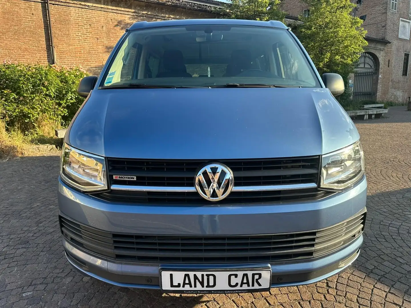 Volkswagen T6 California Beach 2.0 TDI 204CV DSG 4Motion Modrá - 2