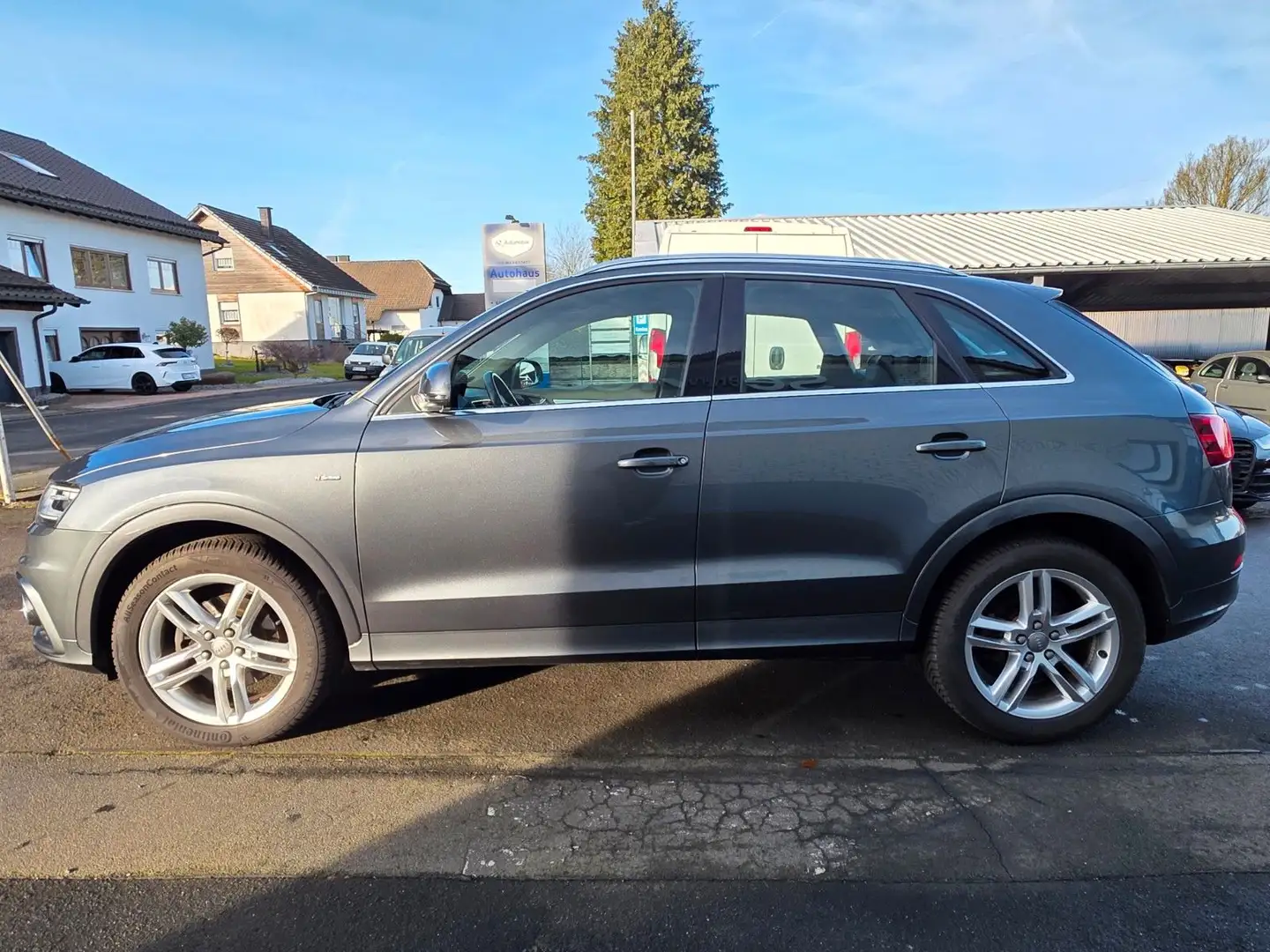 Audi Q3 2.0 TFSI Quattro/3xS-Line/Aut./1.Hand/Scheckh Grau - 2