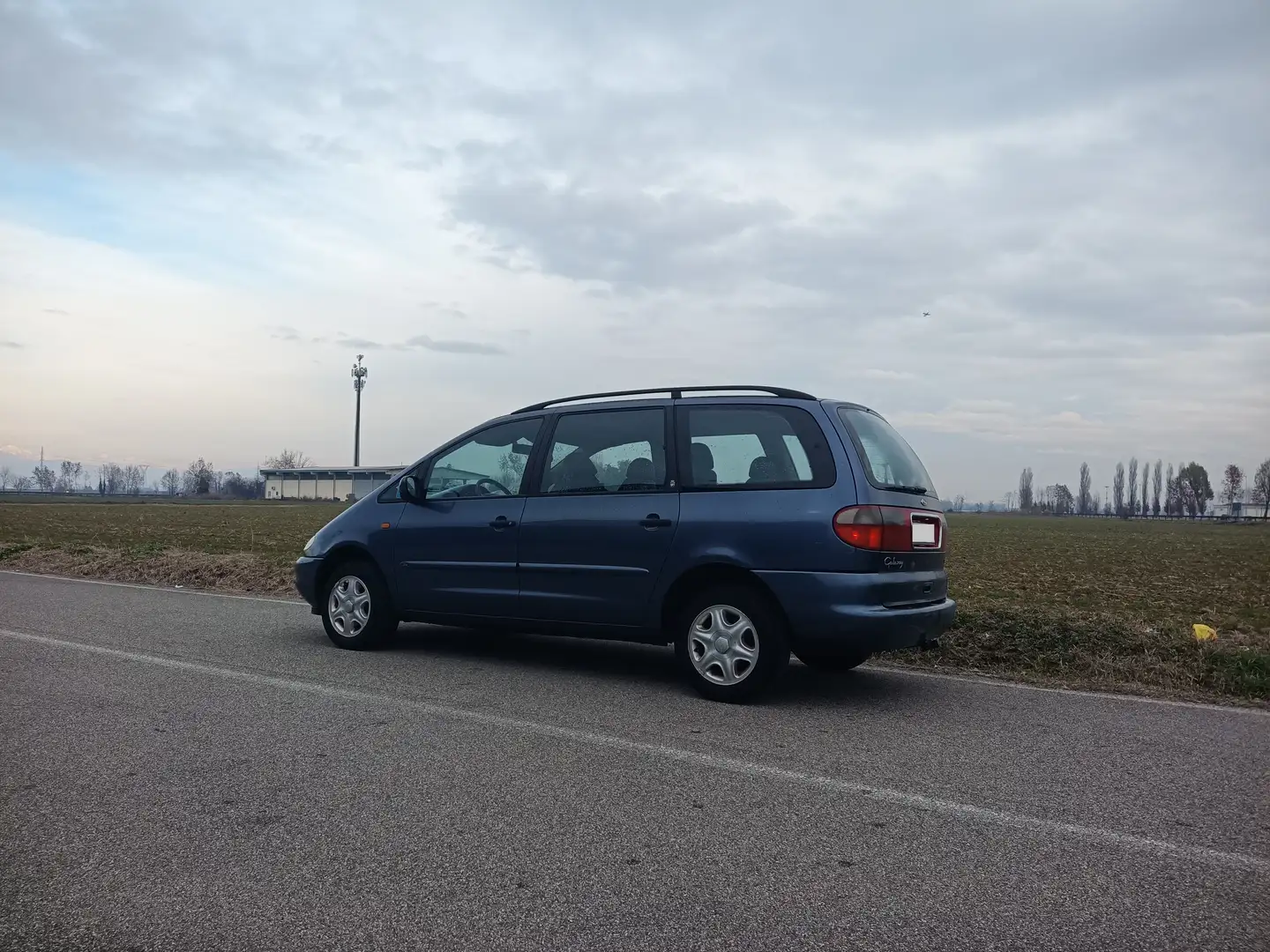 Ford Galaxy Galaxy 1.9 td (Ghia) VAN - 2
