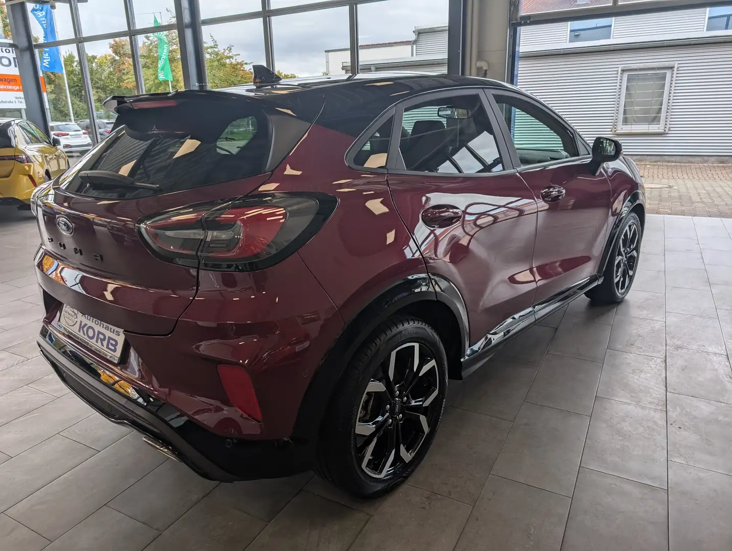 Ford Puma Puma 1.0 EcoBoost Hybrid Aut. VIVID RUBY EDITION Rood - 2