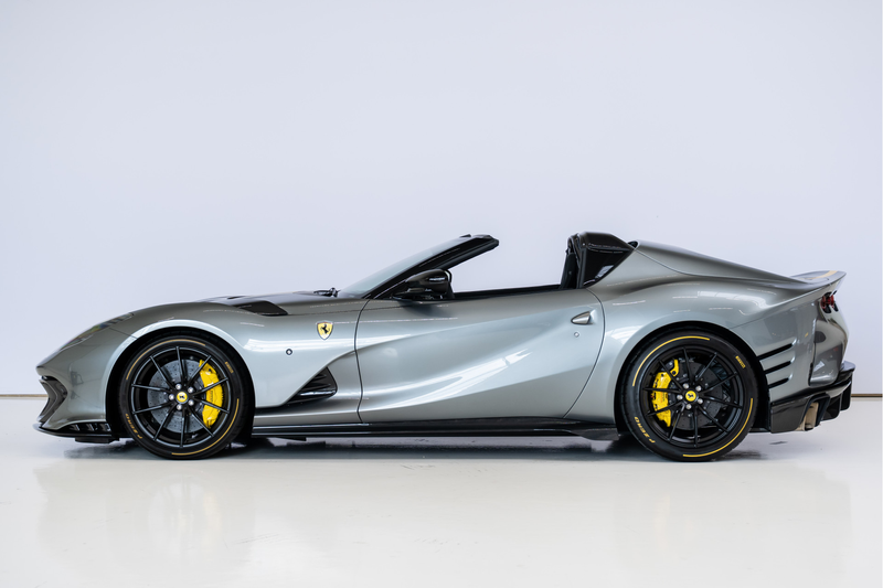 Ferrari 812 Competizione A, Painted Stripe, Delivery Mileage 6 — photo 3