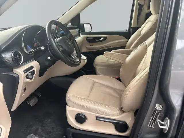 Mercedes-Benz V-Class view 8