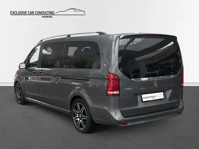 Mercedes-Benz V-Class view 4