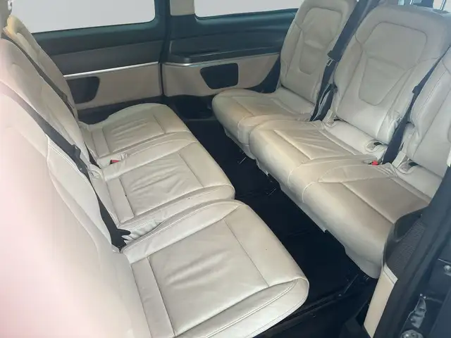 Mercedes-Benz V-Class view 10