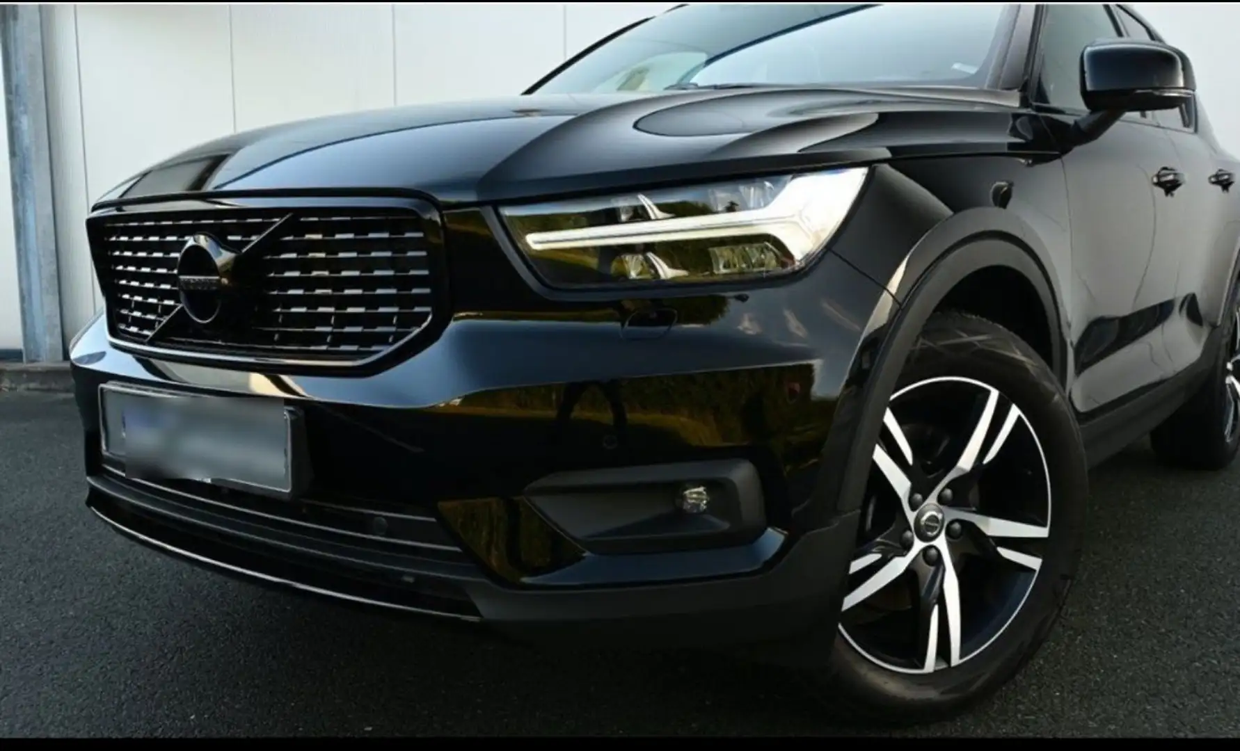Volvo XC40 D4 AWD Geartronic R-Design - 1