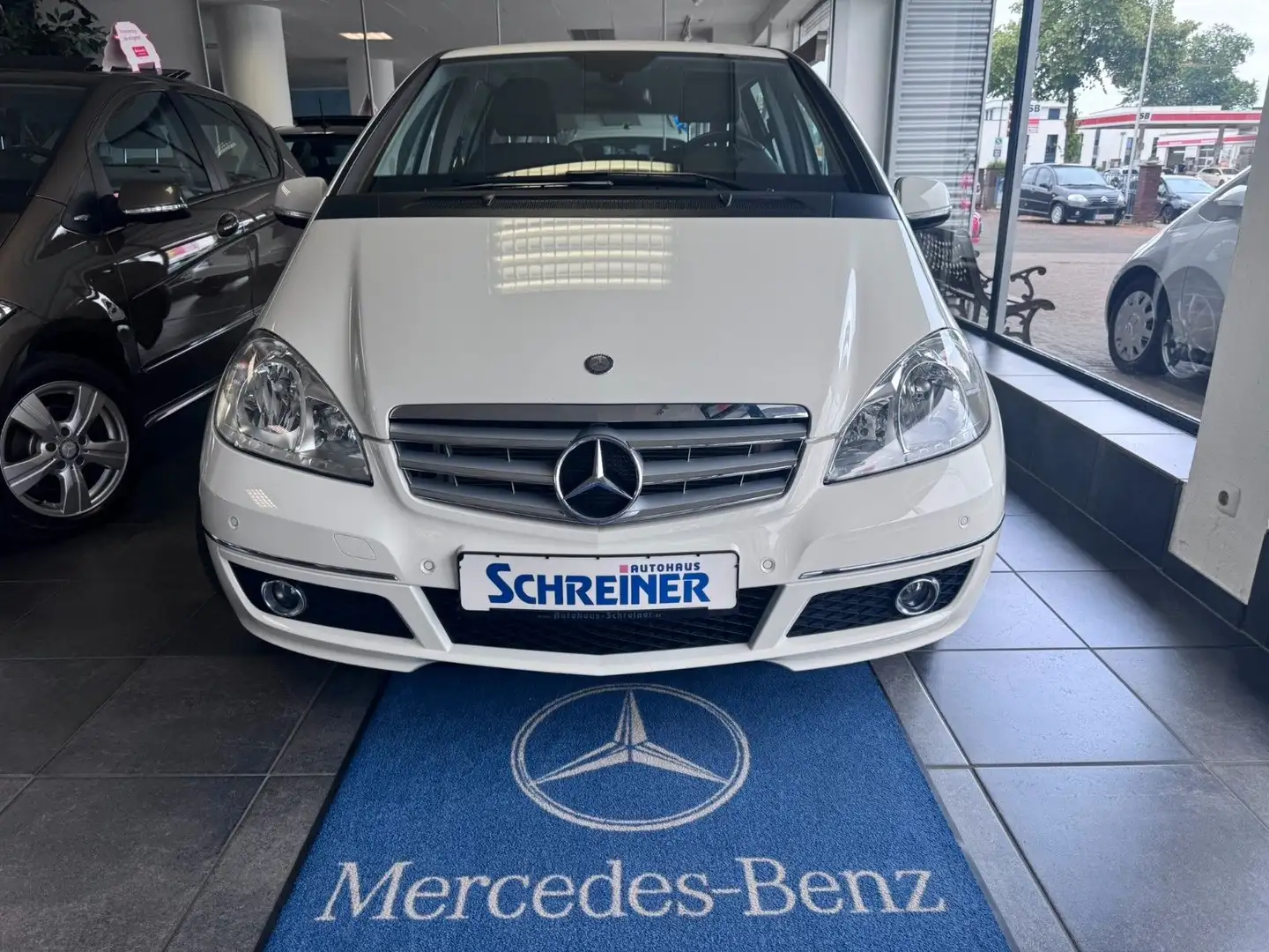 Mercedes-Benz A 160 Avantgarde*Automatik*AHK*Park-Assistent Weiß - 2