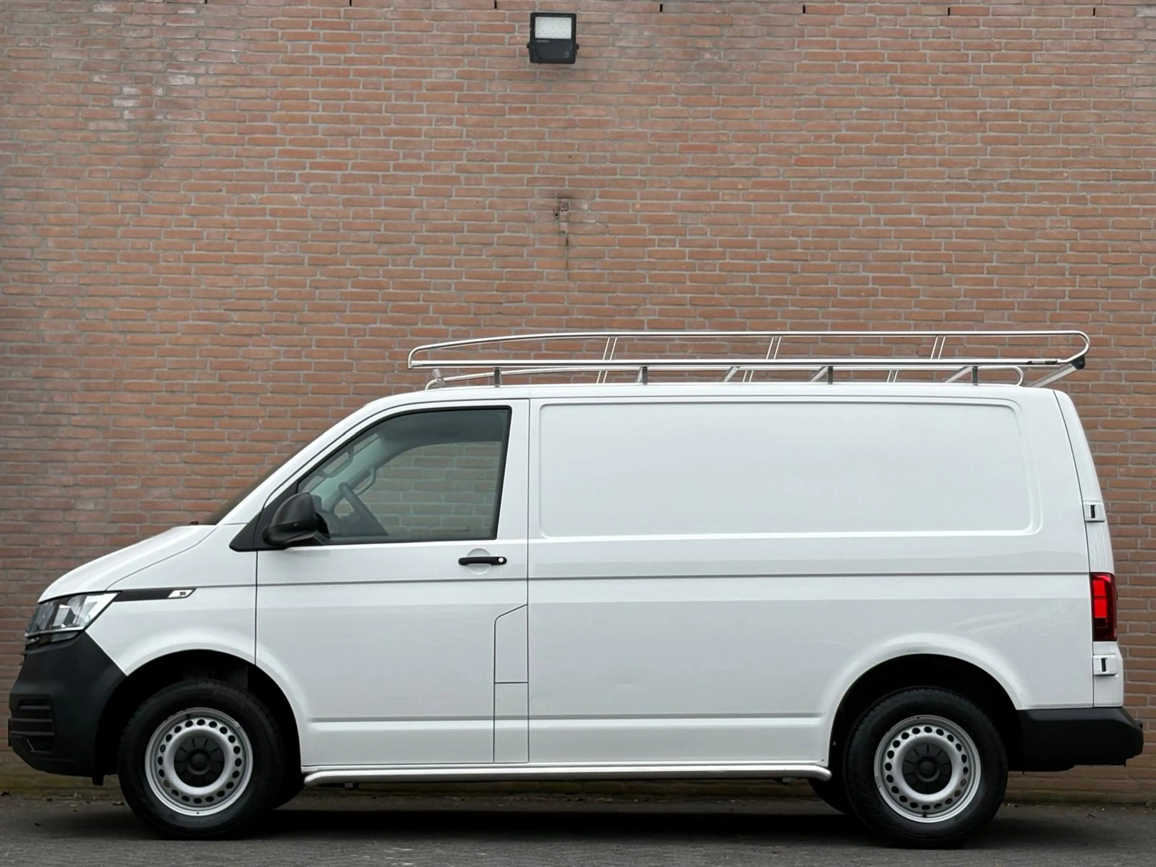 Volkswagen T6.1 Transporter 2.0TDI 110PK L1H1 Imperiaal / Trekhaak / Euro6 — photo 10