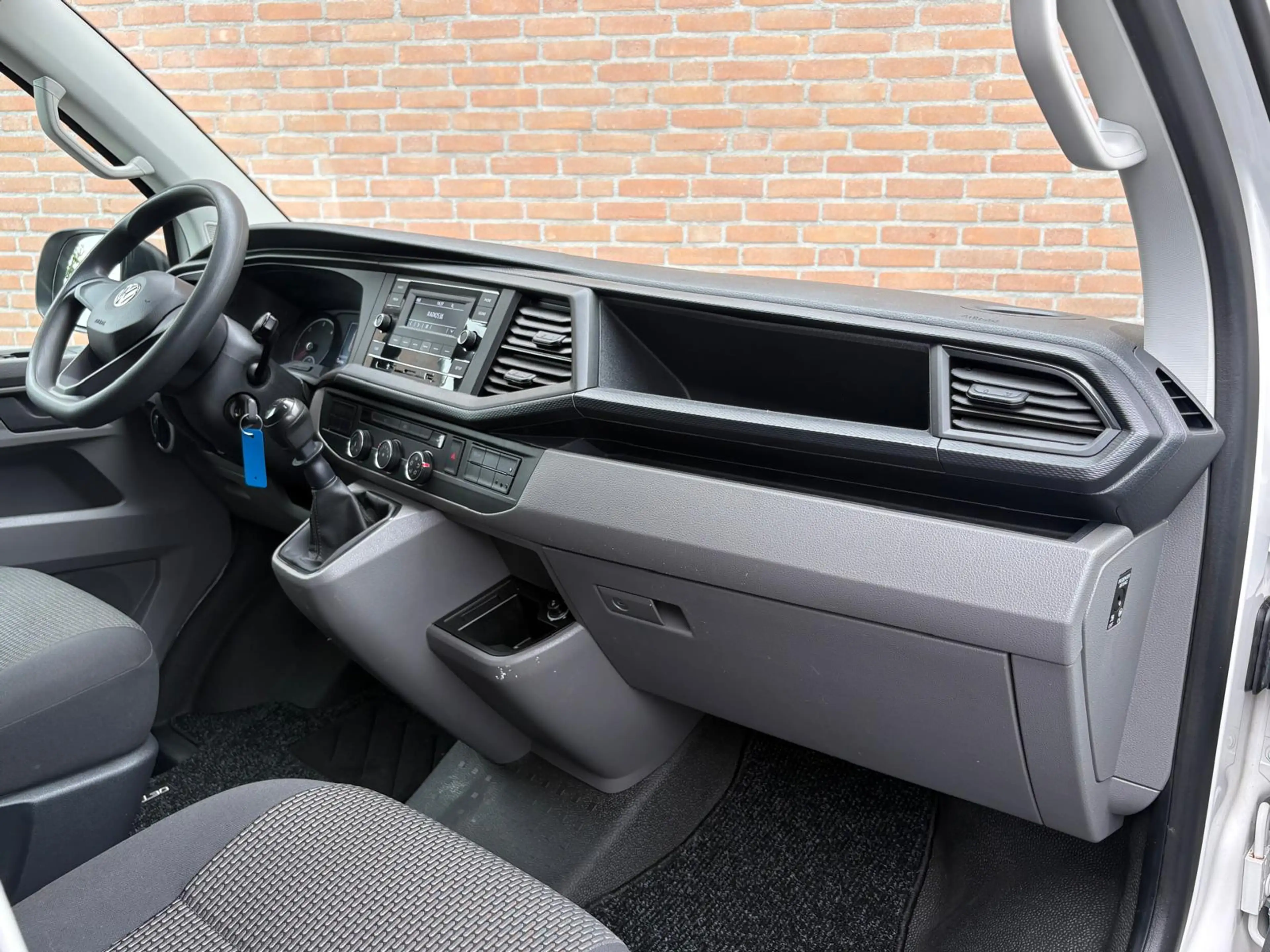 Volkswagen T6.1 Transporter 2.0TDI 110PK L1H1 Imperiaal / Trekhaak / Euro6 — photo 22