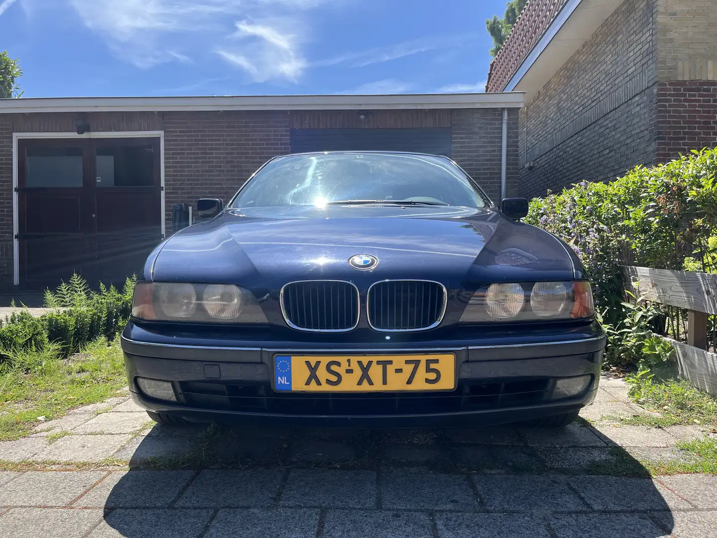BMW 523 523i - 1