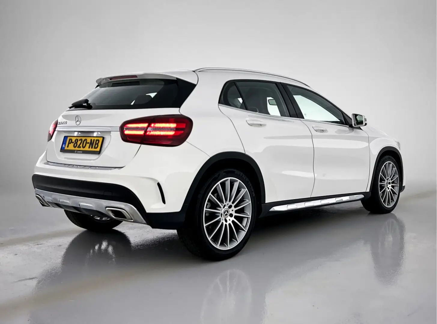 Mercedes-Benz GLA 200 Sport Edition | 19 inch multispaaks AMG-velgen | A Wit - 2