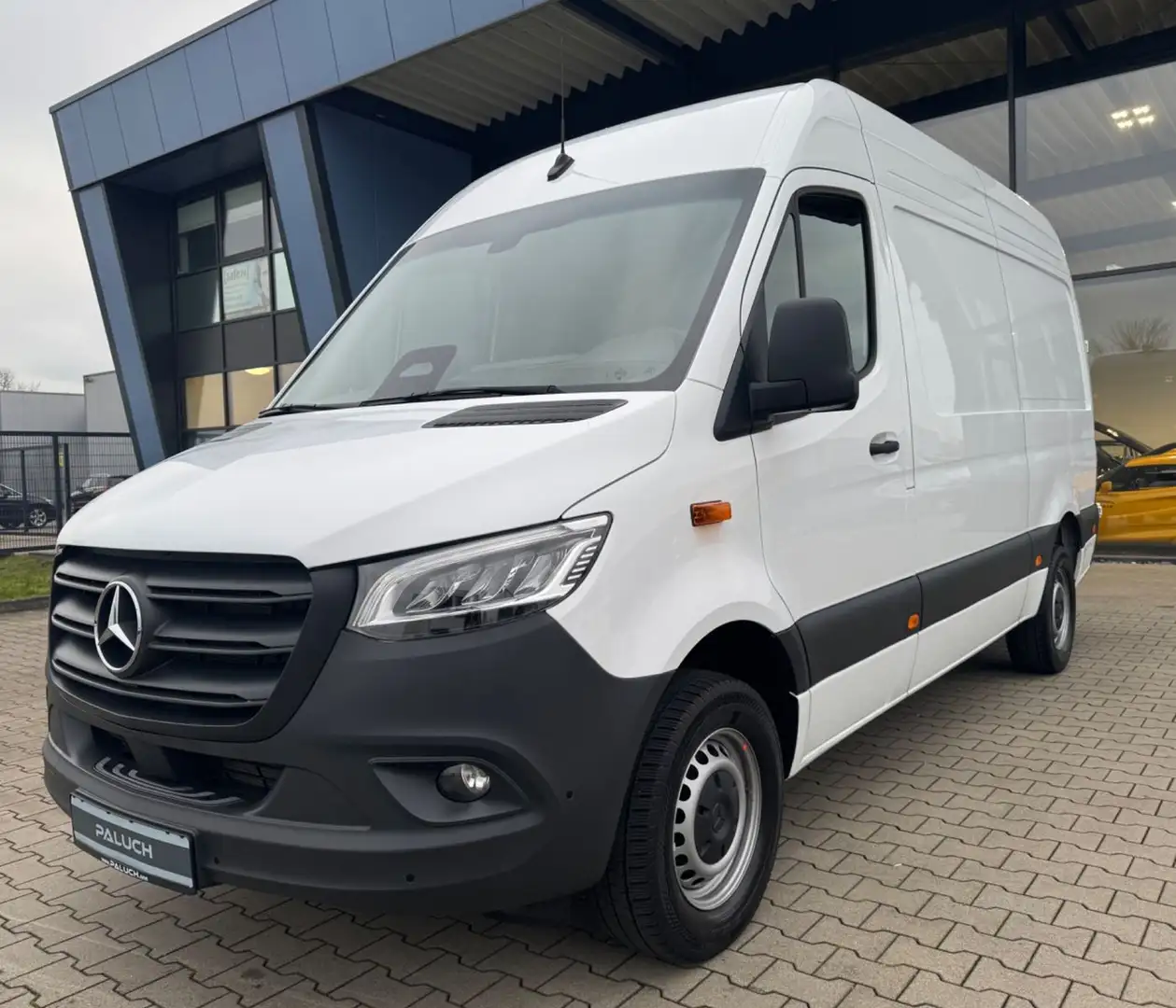 Mercedes-Benz Sprinter 317 Cdi L2H2 PRO Autom. MBUX AHK 3,5T Blanc - 1