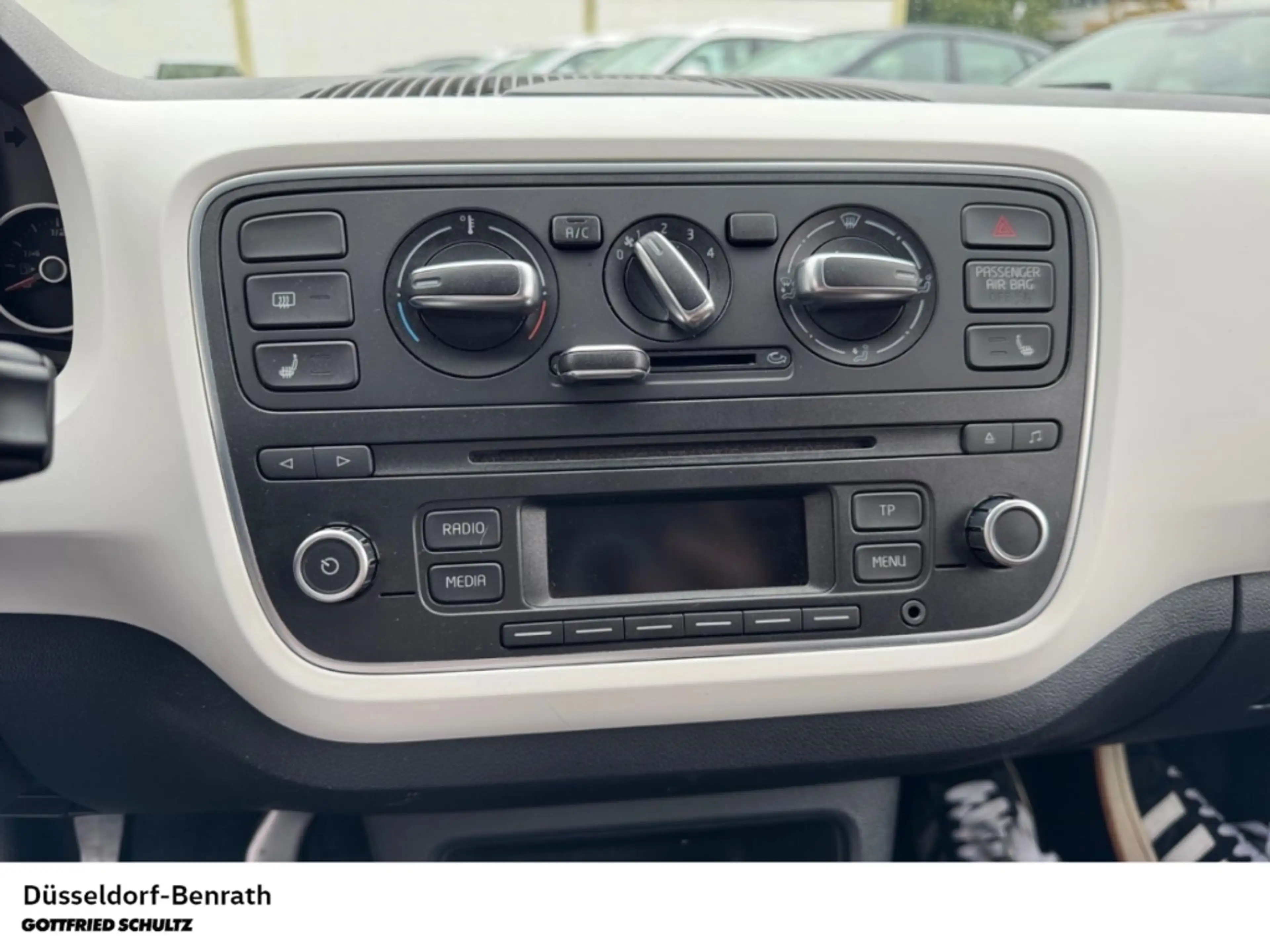 SEAT Mii Chic 1.0 TSI Klima Parkhilfe Sitzheizung — photo 12